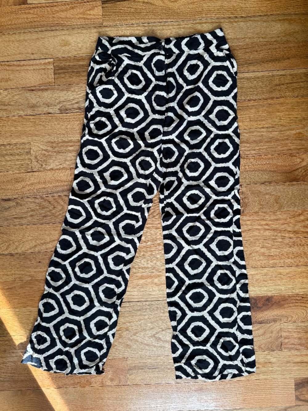 light-weight white & black patterned pants